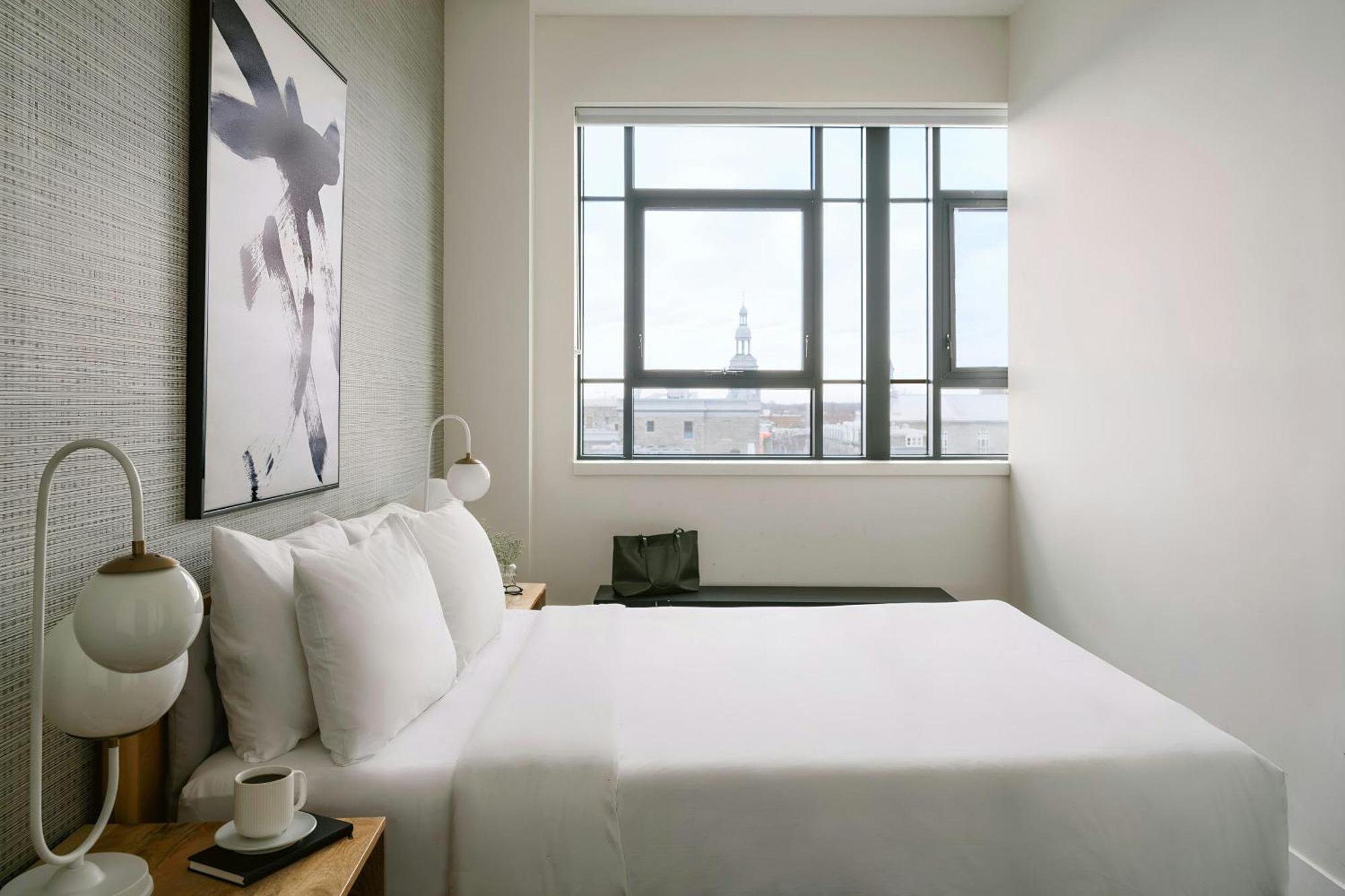 One-Bedroom Apartment Queen Bed