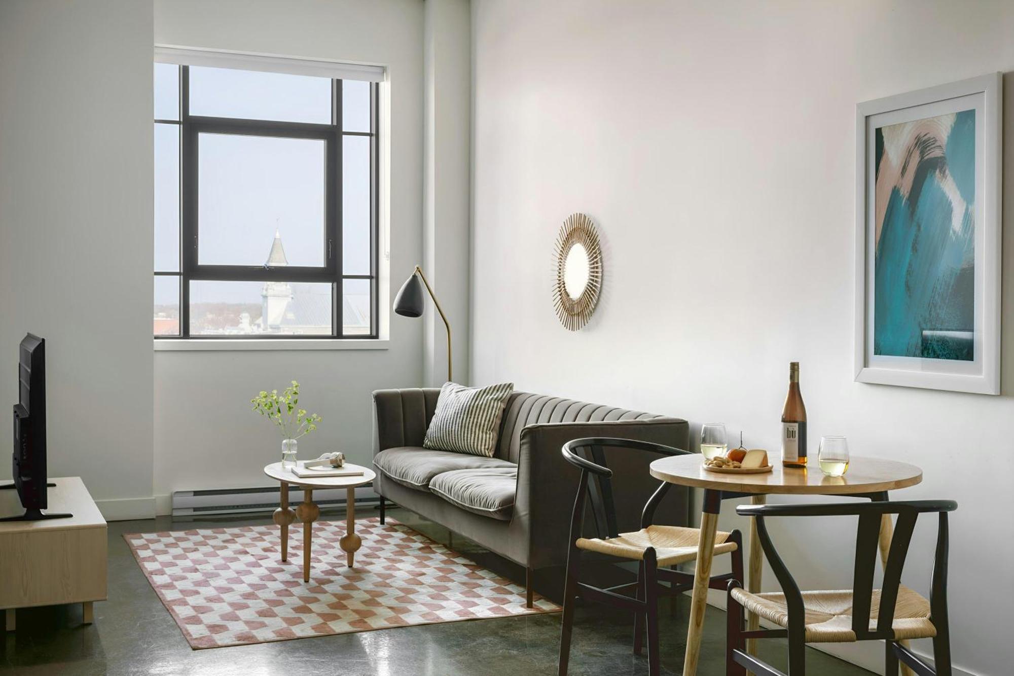 One-Bedroom Apartment Queen Bed