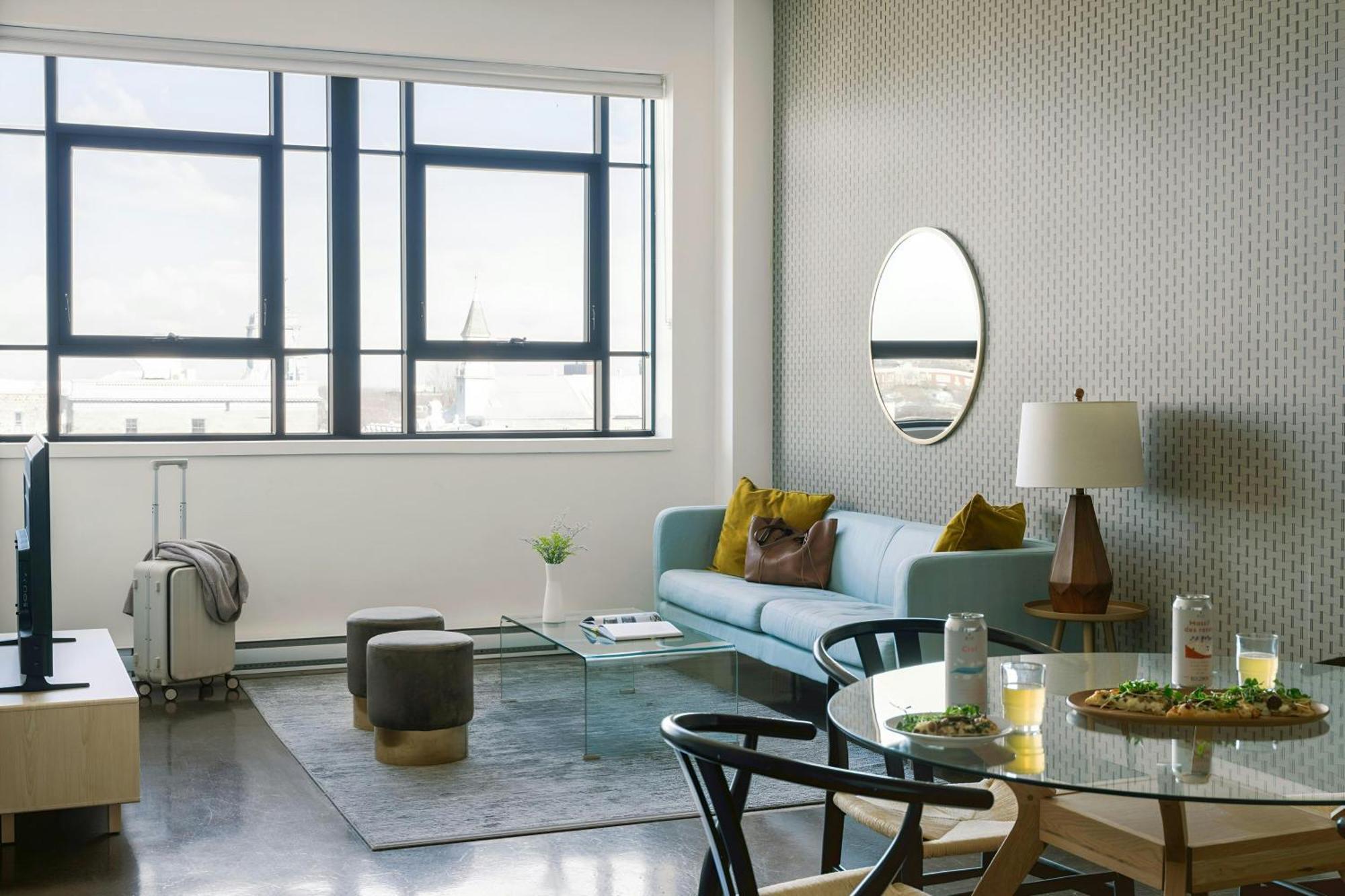 One-Bedroom Superior Apartment King Bed